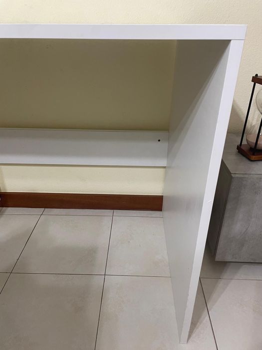 Mesa secretária branca