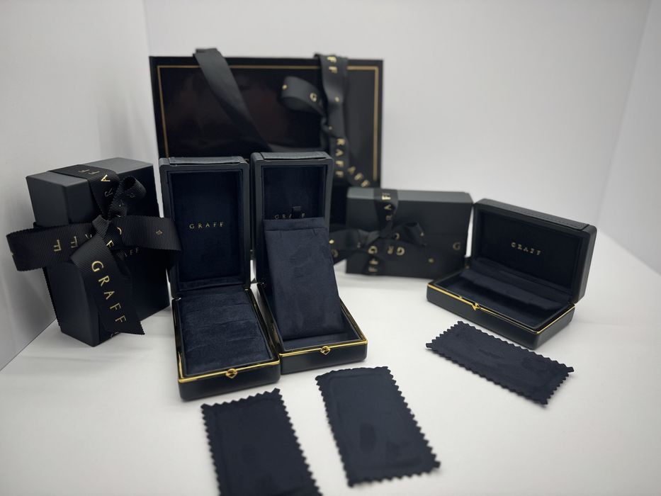 Фірмовий комплект під підвіс або сережки Graff Графф.Новий.