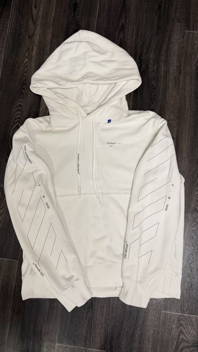 кофта off white
