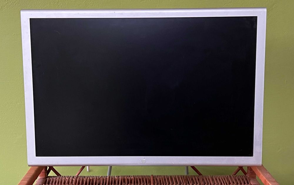 Monitor Apple Cinema HD Display 23'' z zasilaczem