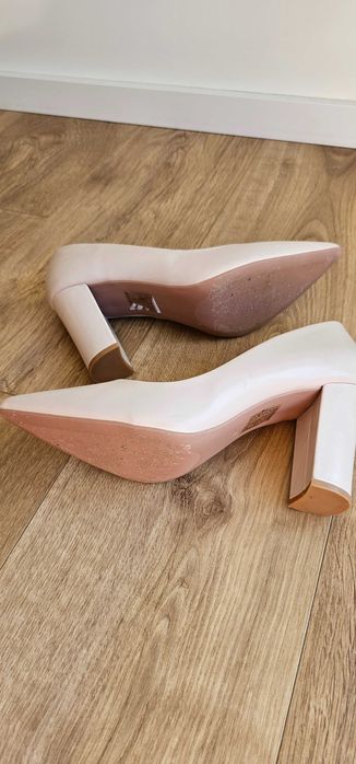 Sapato Senhora Bege Tamanho 39