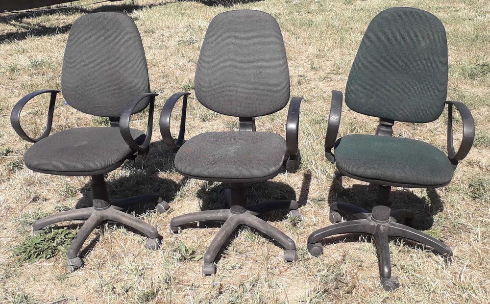 Продам офисные кресла