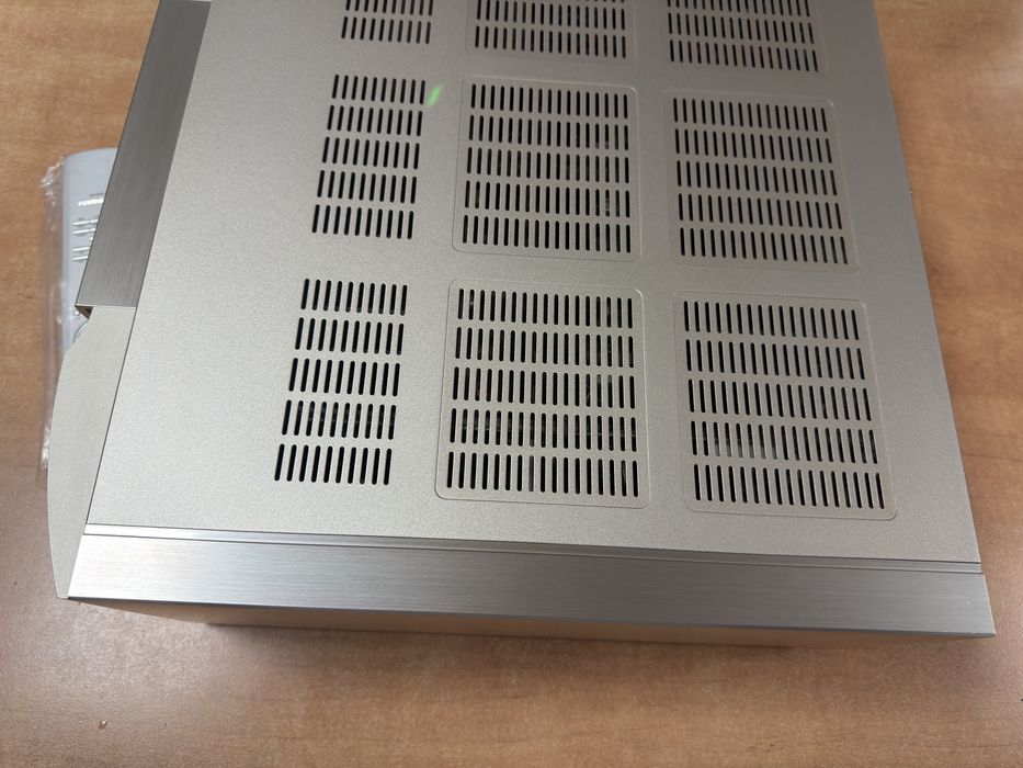 Інтегральний підсилювач Marantz PM-11S1