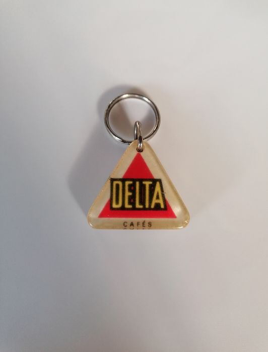 Porta-chaves antigo em acrílico com publicidade dos Cafés Delta

Tenh