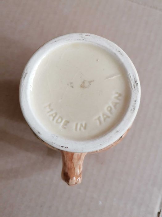 Caneca de cerveja vintage em cerâmica