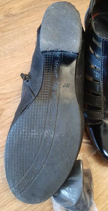 Кожаные туфли, ботинки