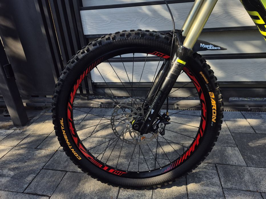 Specialized demo 8