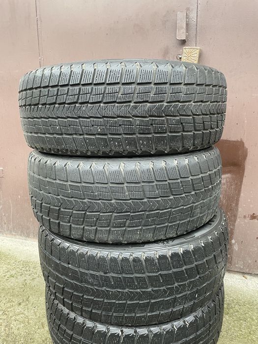 Зимові шини Nexen 235/55 R18, комплект 4 шт., гарний стан