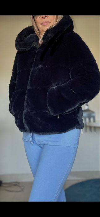 Casaco pêlo azul com capuz