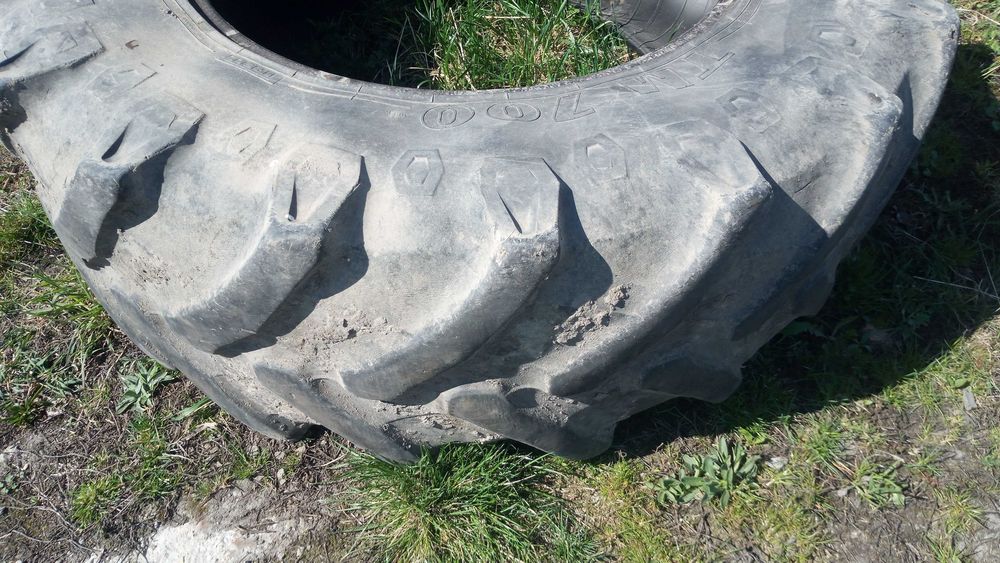 Opona 520/70r34, 360/70r24