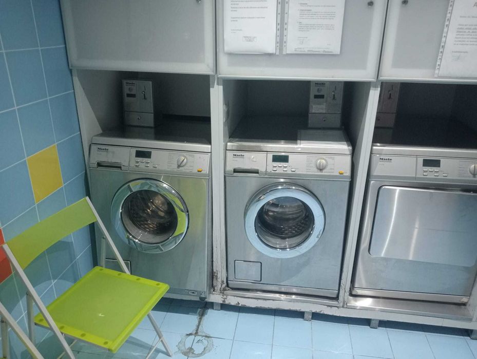 Máquina lavar roupa e secar industrial Miele
