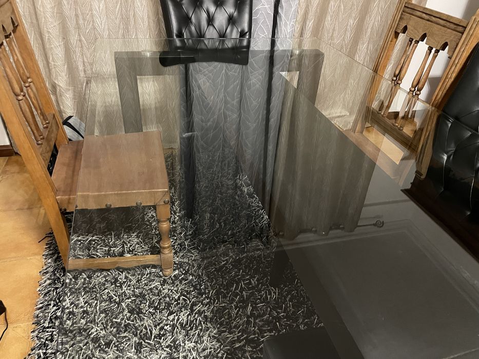 Mesa e móvel de sala