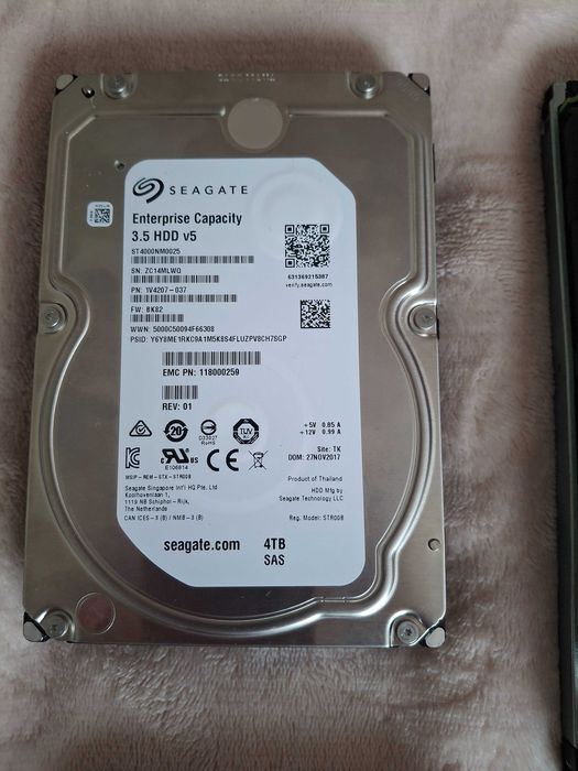 Disco sas de 2tb e 4tb64309990562946121
