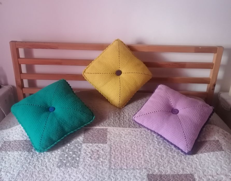 Conjunto de 3 bonitas almofadas feitas à mão
