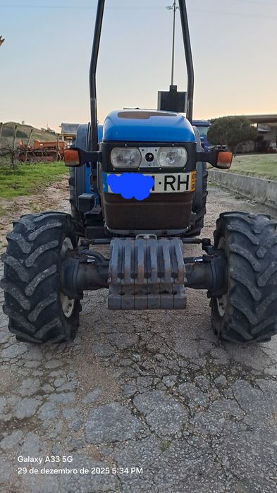 Trator New Holland tn 75 4x4