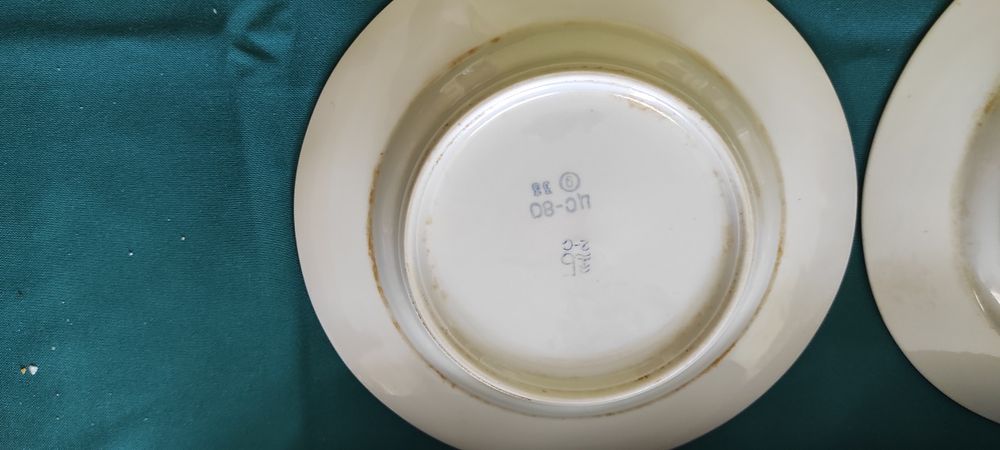 Продам тарелки мелкие