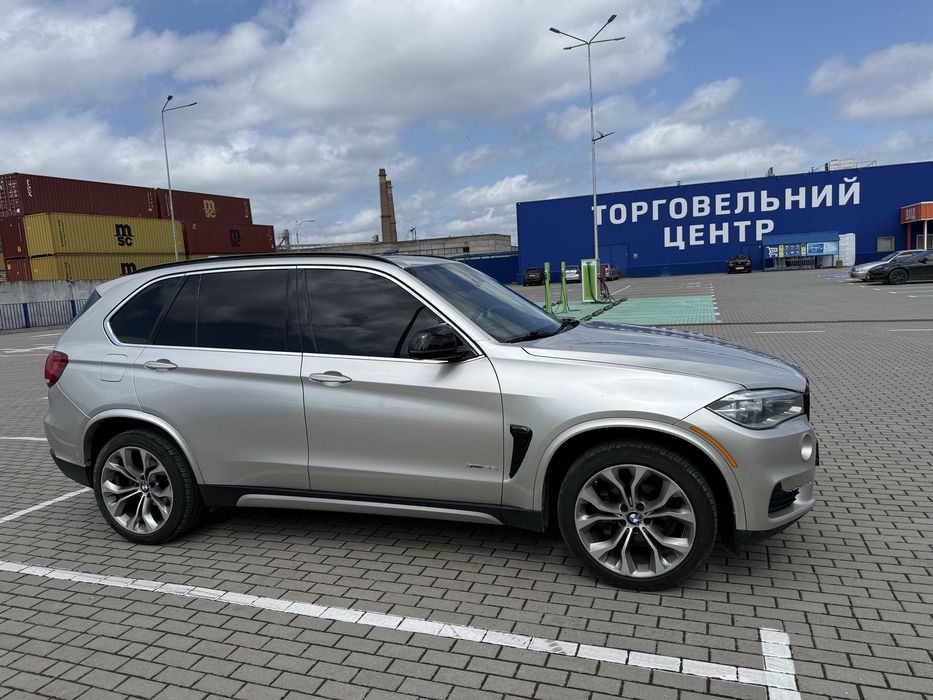 Свіжо пригнана друга машина в сімї BMW X5