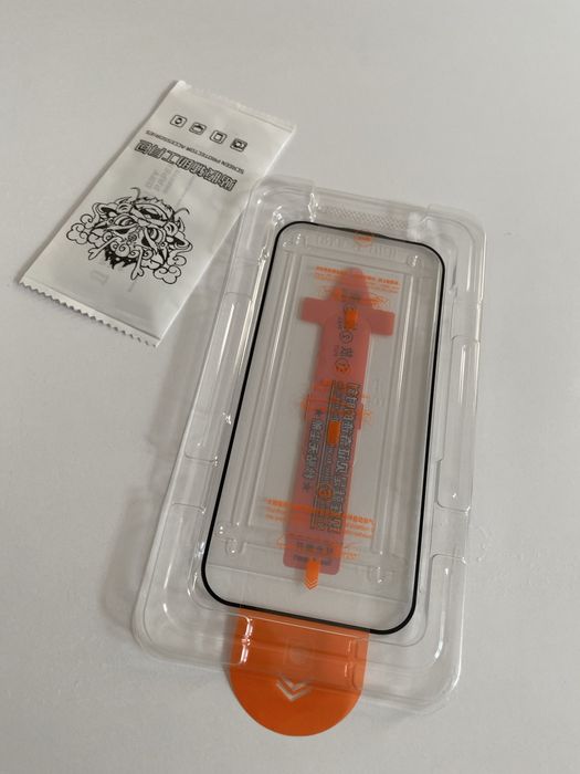 Захисне скло на 16 про