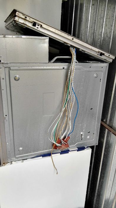 Piekarnik elektryczny do zabudowy niemieckiej marki Constructa, 230V