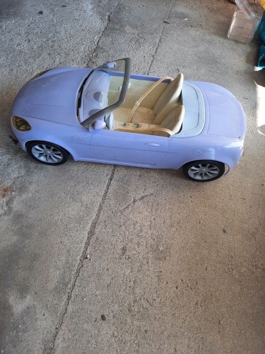 Castelo da Barbie, Carro da Barbie e acessórios