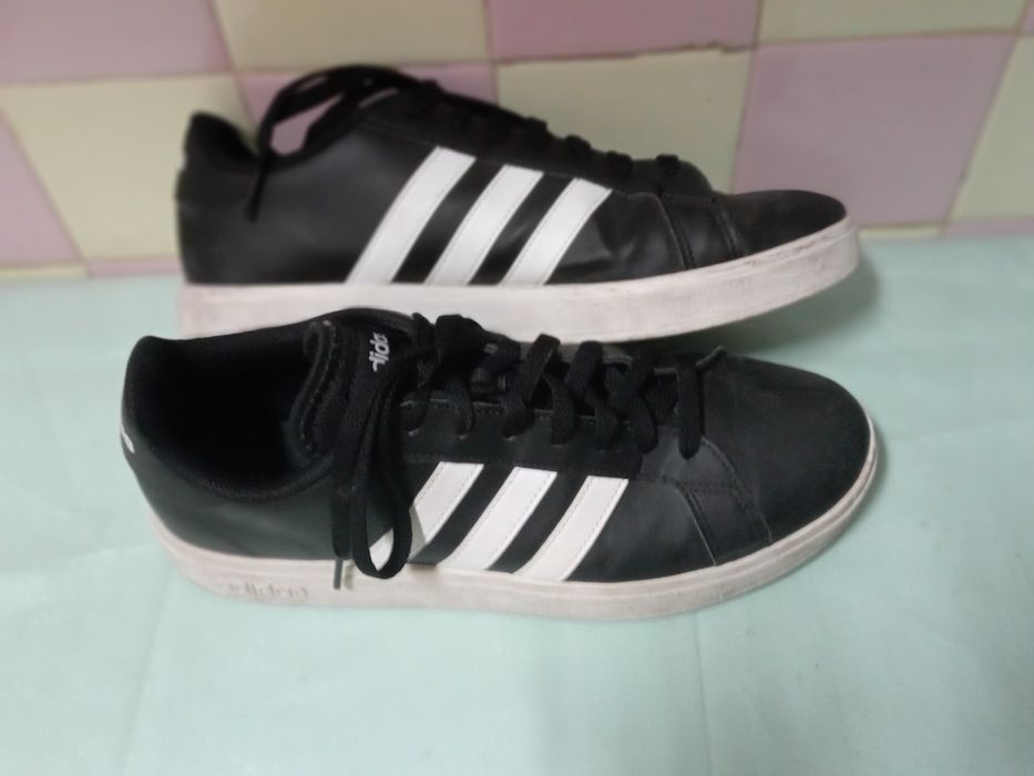 Semi novos Tennis adidas original NR 43