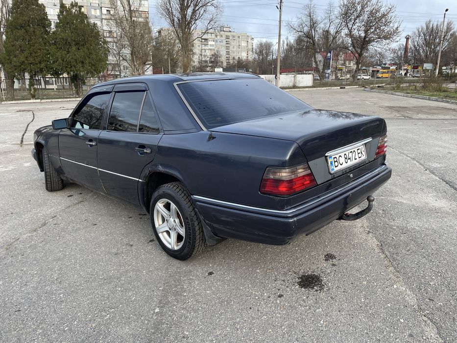 Мерседес 124 3.0 дизел