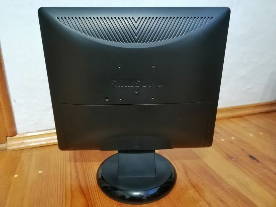 Монітор 19" Samsung Syng Master 931C