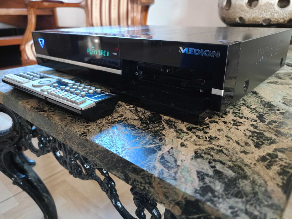 Odbiornik Satelitarny Tuner z Dyskiem Twardym 500 GB HDD MEDION