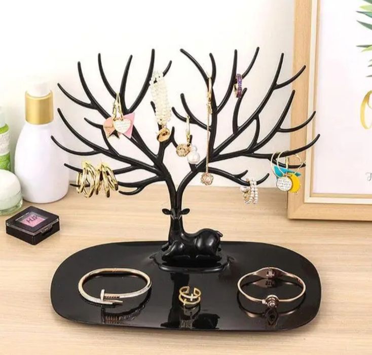 Підставка для прикрас у вигляді оленя