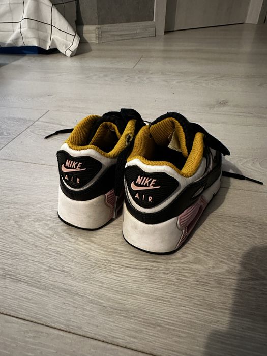 Найк кросівки