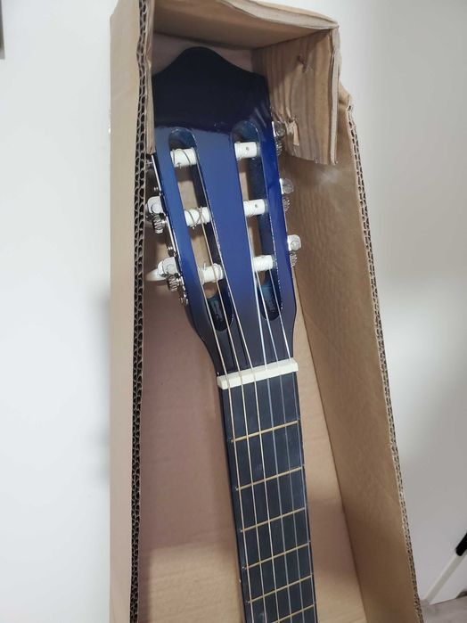 гитара классическая синяя с вырезом нейлоновые струны