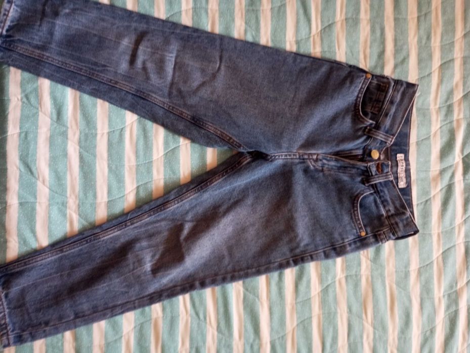 Roupa de criança, calças e camisolas Tiffosi , Modalfa e Mayoral