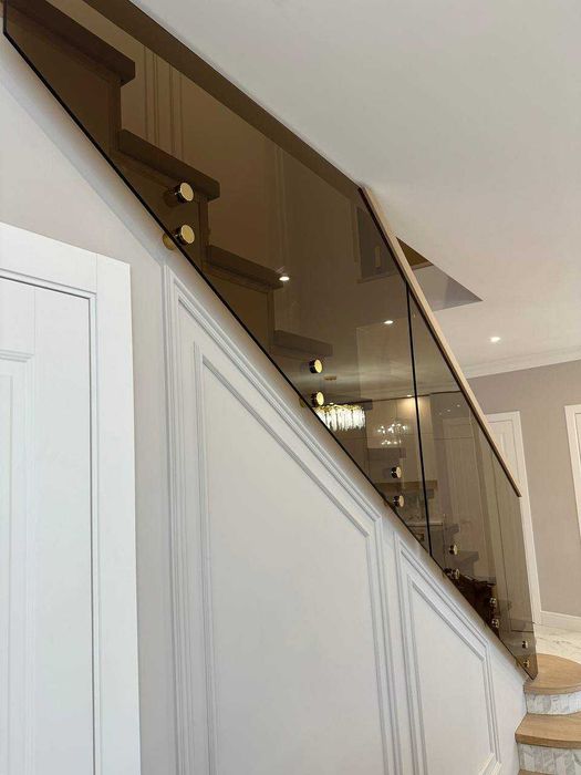 Обшивка бетонних сходів деревом сучасний дизайн Львів. Огородження