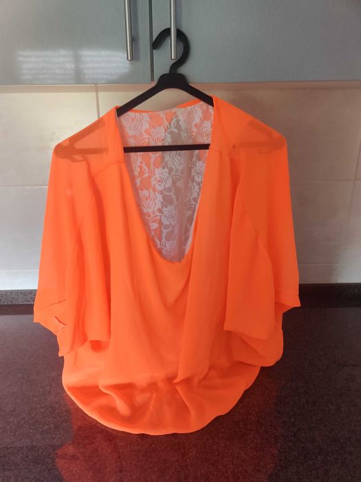 Blusa leve ideal para o verão cor laranja