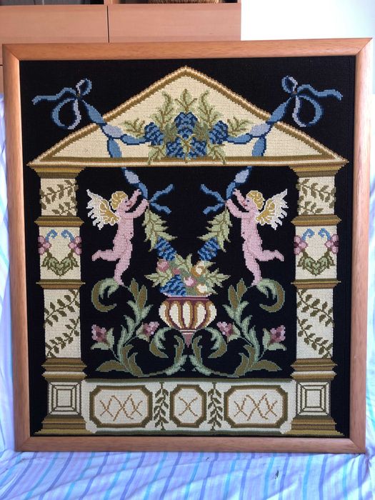 Tapeçaria quadro em Arraiolos de design vanguardista "Anjos"