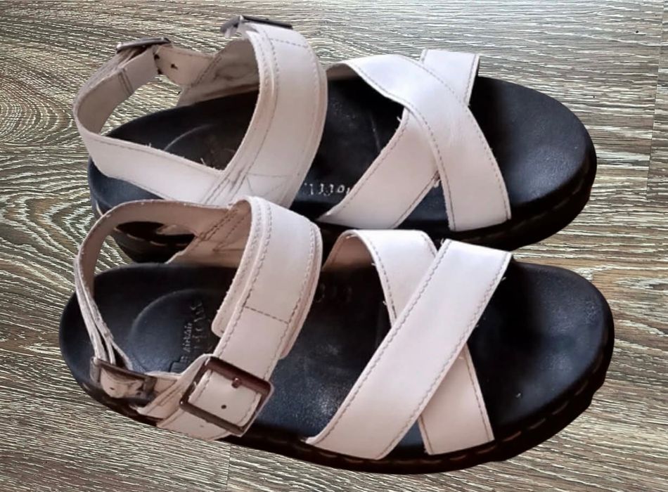 Dr. Martens sandaly 39