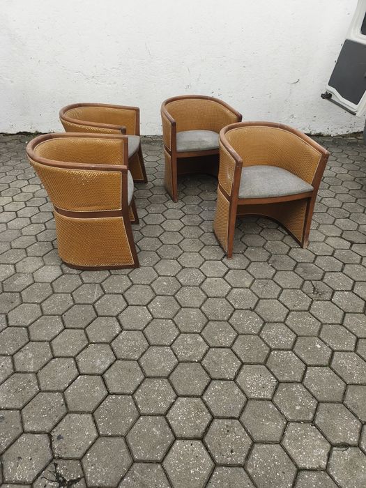 Cadeirões em palhinha