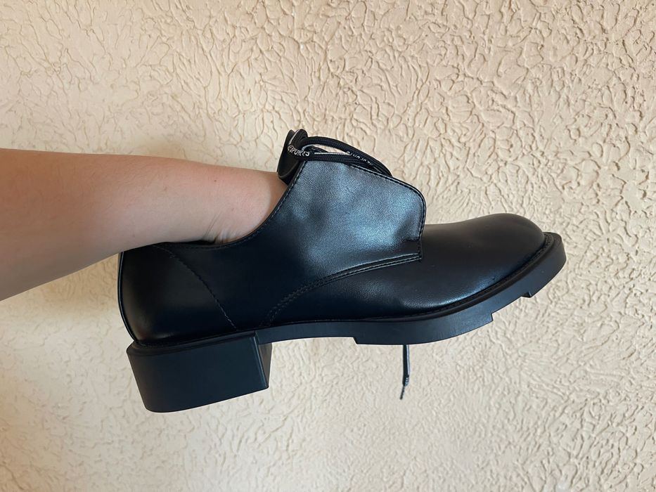 Взуття жіноче лорета