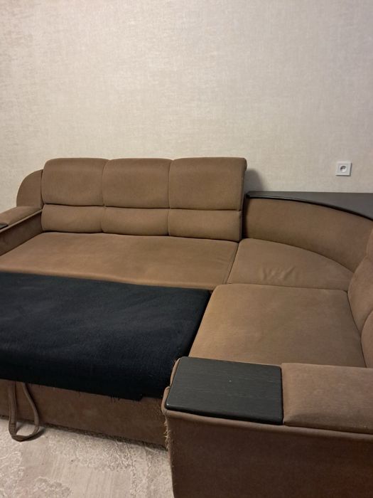 Кутовий розкладний диван