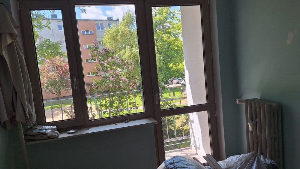 Żaluzje aluminiowe białe z demontażu 4 sztuki okno balkonowe