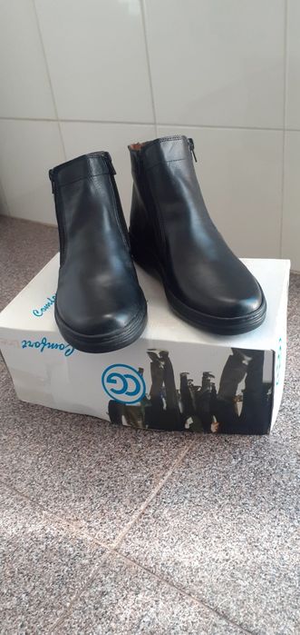 Botas pretas ( Homem ) Marca COMFORT ( Novas )