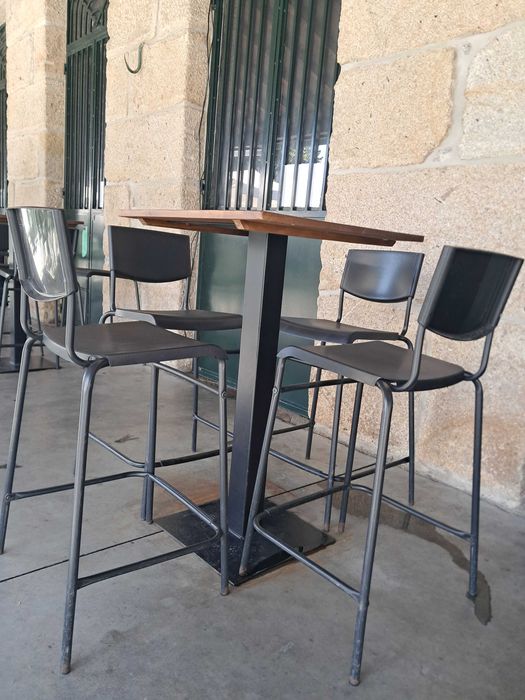 Conjunto Mesa Alta de Bar/Bistrô + 4 Cadeiras (7 conjuntos disponíveis)
