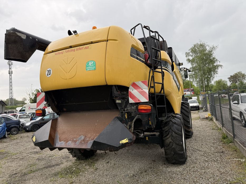 Kombajn zbożowy new holland cx880