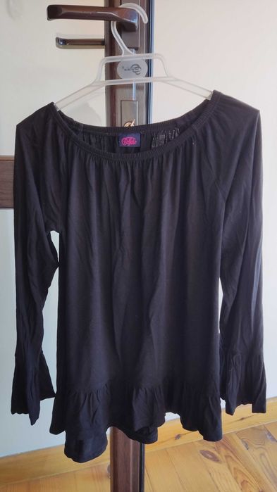 Czarna bluzka hiszpanka