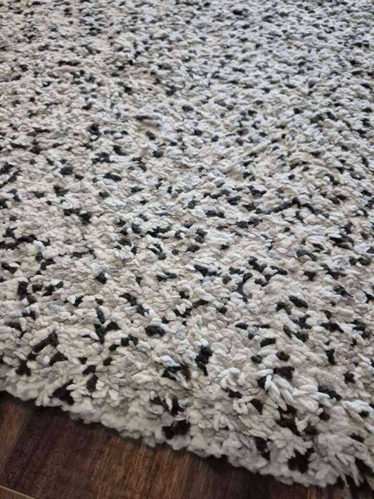 Dywan czarno-biały 270x200