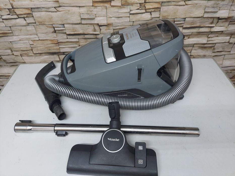Odkurzacz miele CX1