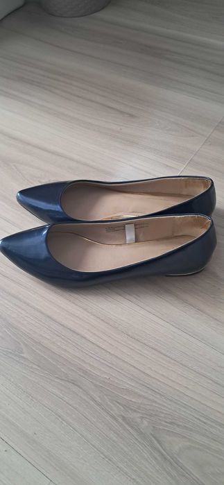 sprzedam damskie buty typu baleriny nr  7,5 kolor szafirowy