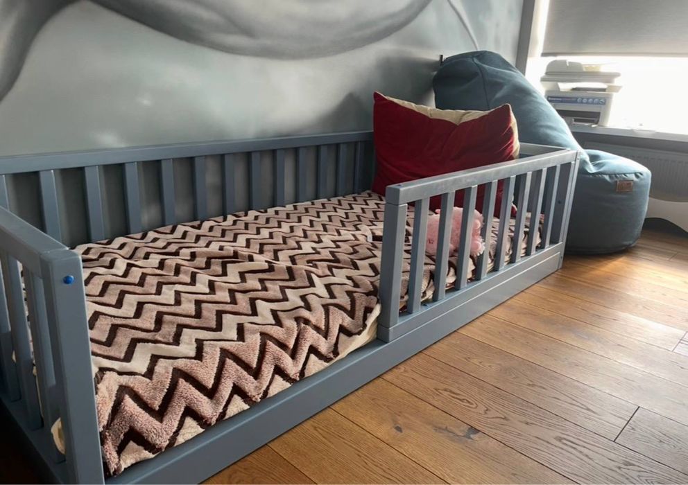 Дитяча кровать з дерева