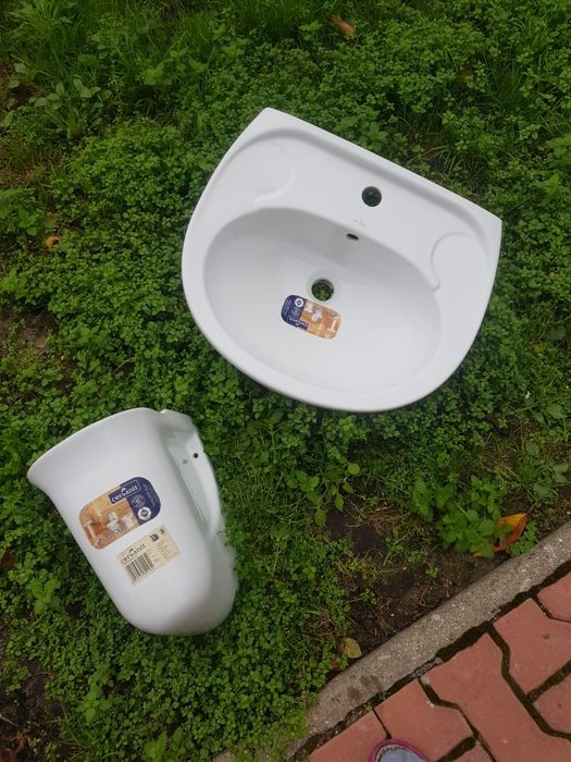 Umywalka wisząca 60x45x16.5cm biała z półpostumentem