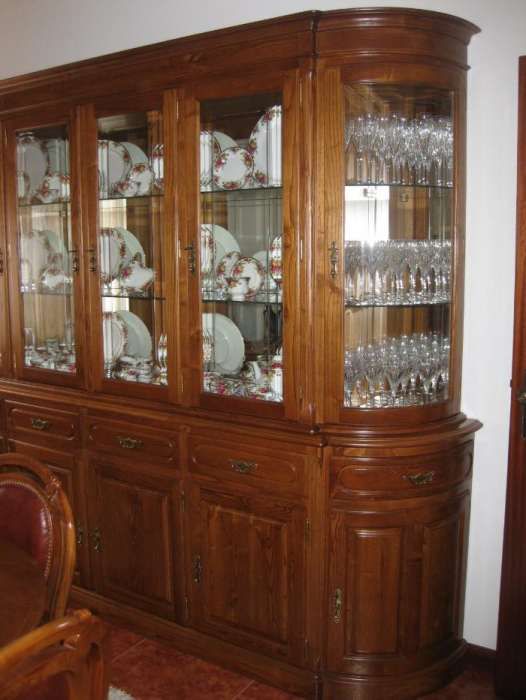 Aparador/Móvel para Sala de Jantar em Carvalho